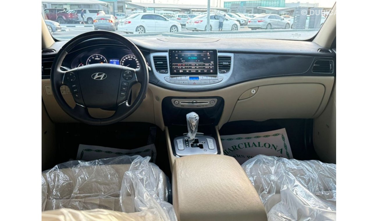 Hyundai Genesis very good condition inside and outside