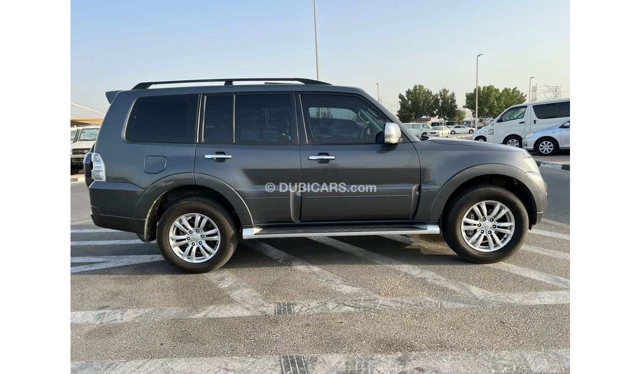 Mitsubishi Pajero 2019 Mitsubishi Pajero GLS 3.8L V6 Sunroof 4X4 Full Option / EXPORT ONLY