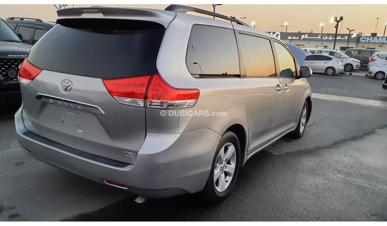 Toyota Sienna 3.5 L  FF 2014 M.Y.