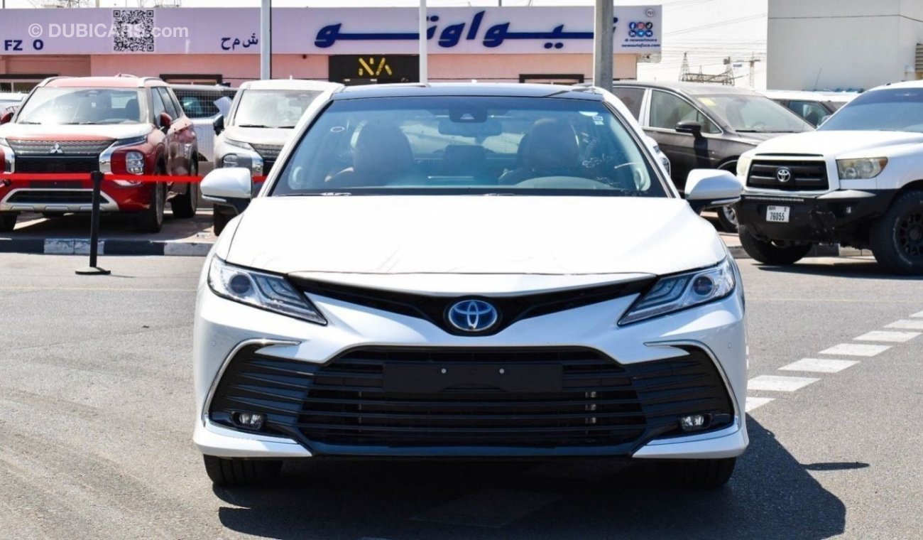 تويوتا كامري Brand New Camry Grande 2.5L Hybrid | 40th Anniv | White/Brown | 2023 Model | For Export Only