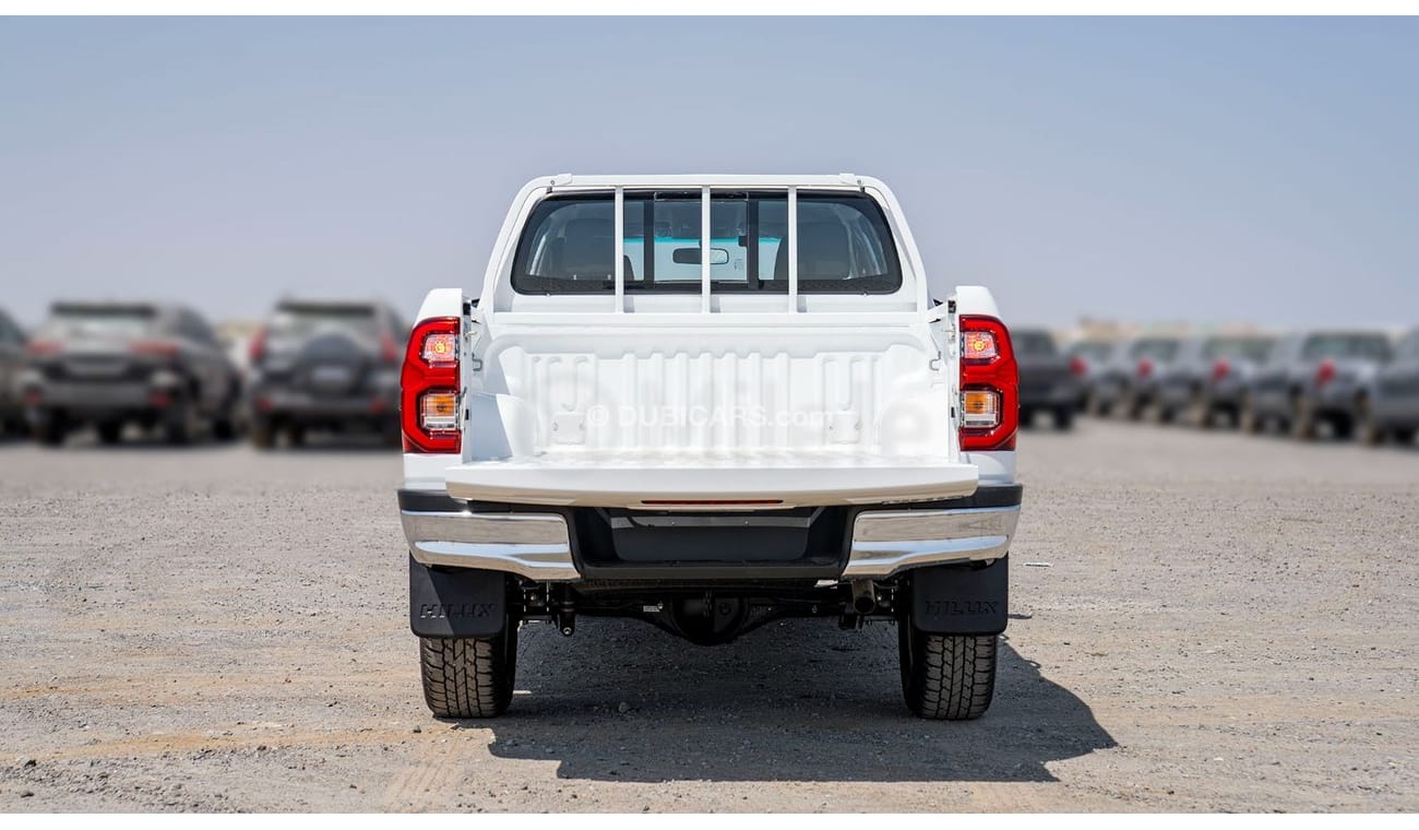 تويوتا هيلوكس DC 2.4L DIESEL 4X4 - WHITE: PUSH START, REAR CAMERA (EXPORT ONLY)