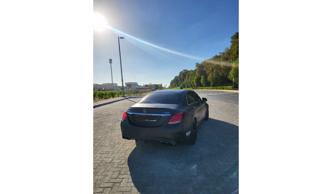 مرسيدس بنز C 63S AMG