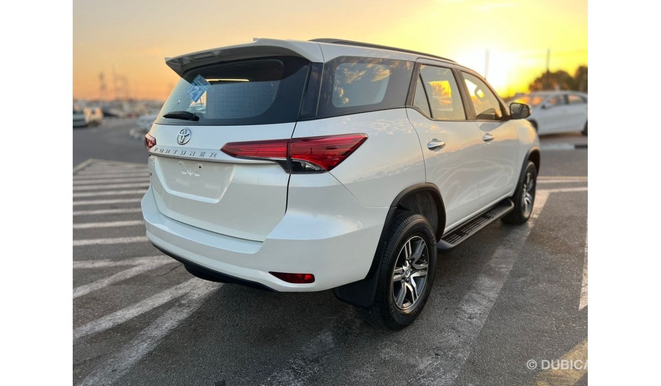 Toyota Fortuner 2021 TOYOTA FORTUNER V4 2.7L - 4X4  GCC -7 seater + VERY CLEAN & GOOD CONDITION