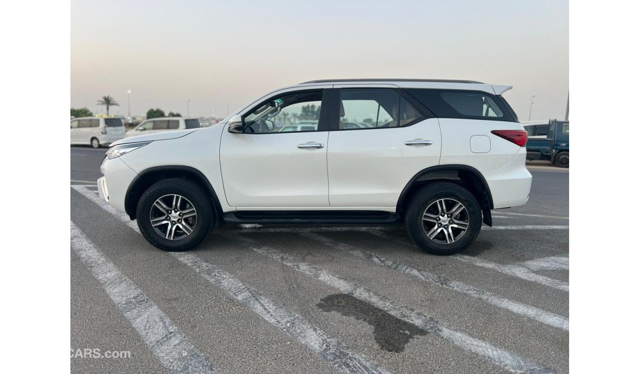 Toyota Fortuner 2020 TOYOTA FORTUNER EXR - 2.7L . v4 - PARKING SENSOR - GASOLINE / PETROL ⛽️ - BLUETOOTH  PLAY - GCC