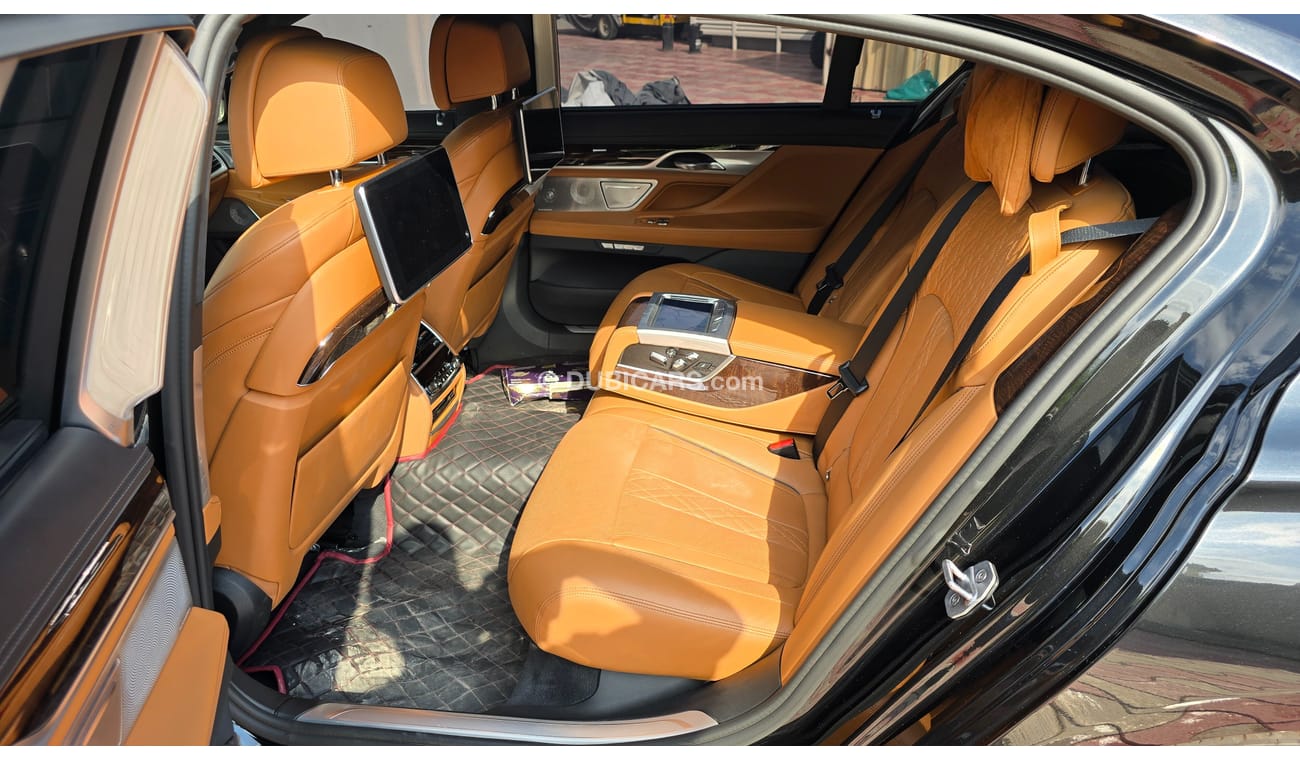 بي أم دبليو 750Li Luxury 4.4L (443 HP)