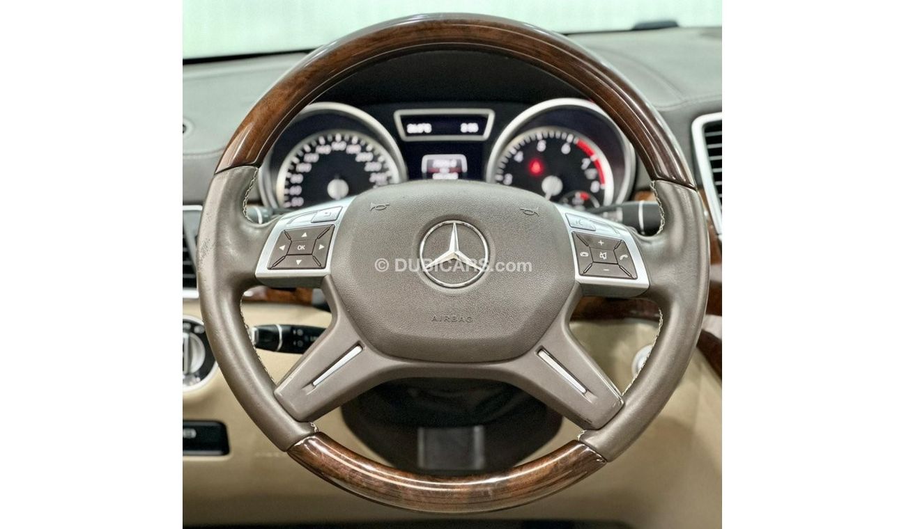 Mercedes-Benz GL 500 Std 2015 Mercedes-Benz GL500 4MATIC, Full Service History, Full Option, GCC Specs