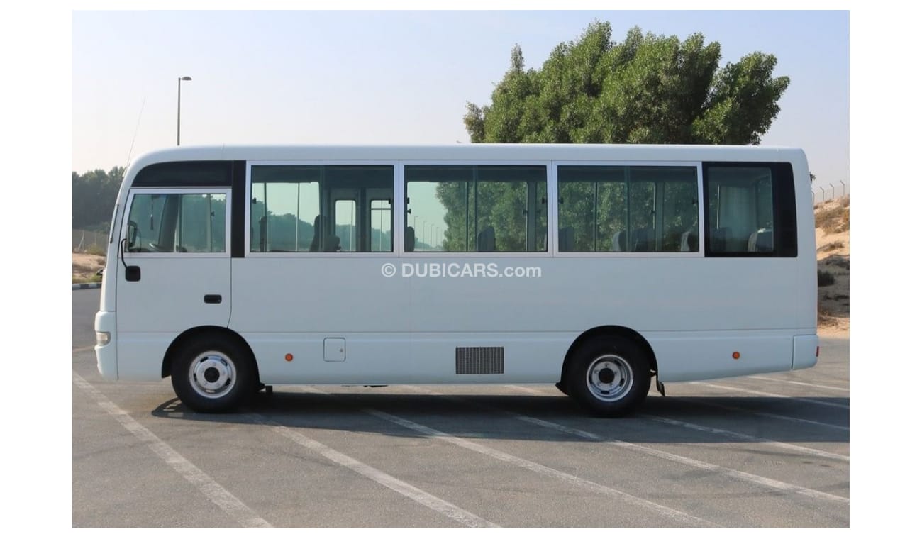 Nissan Civilian 2015 | BUS 30 SEATER WITH GCC SPECS AND EXCELLENT CONDITION