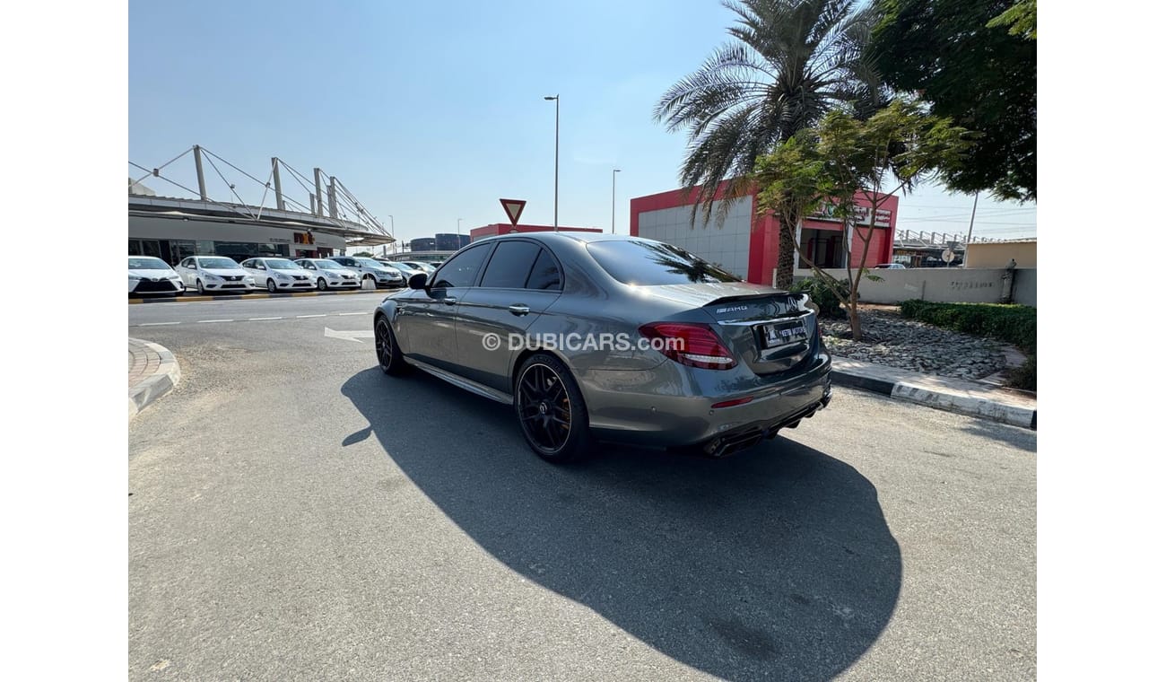 مرسيدس بنز E 63S 4MATIC+ 4.0L