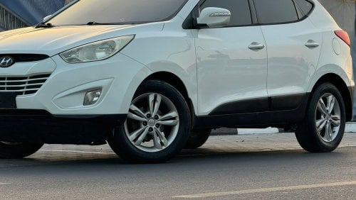 Hyundai Tucson GLS 2.0L In excellent condition and requires no expenses