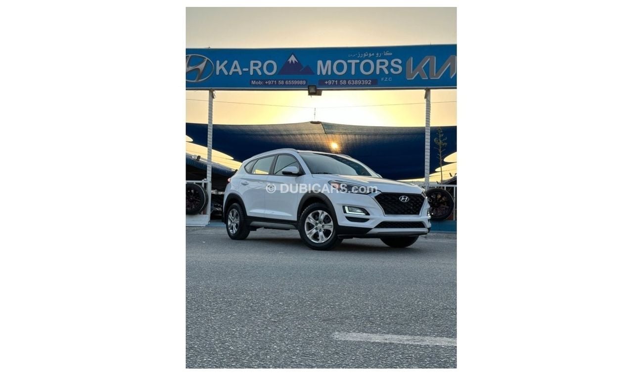 Hyundai Tucson 2.0L car in good condition 2019 Hyundai Tucson with an engine capacity of 2 liters 4wd blind spot se