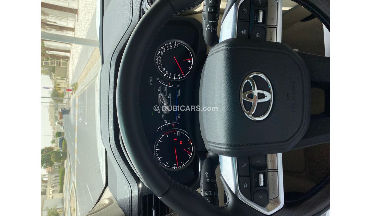 Toyota Land Cruiser Al Futtaim VXR Twin Turbo Top