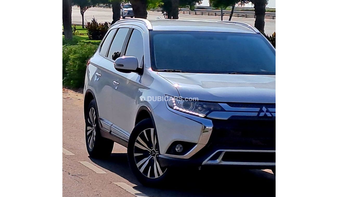 Mitsubishi Outlander GLX High 860-Monthly l GCC l Cruise, Camera, GPS l Accident Free