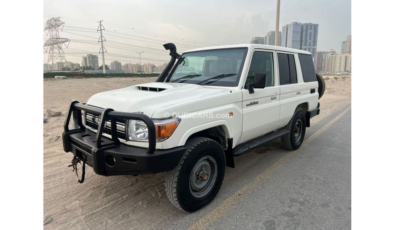 Toyota Land Cruiser Hard Top 5 DOORS