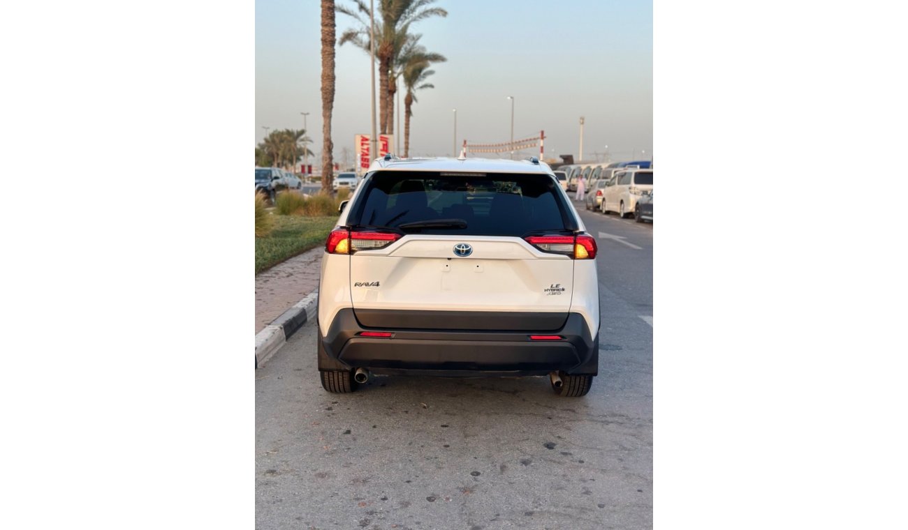 Toyota RAV4 LE TOYOTA RAV4 Hybrid