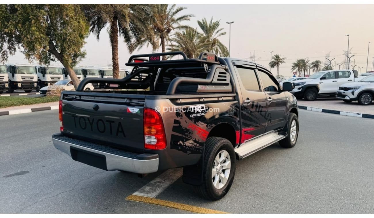 Toyota Hilux DOUBLE CABIN | 2.5L DIESEL | MANUAL TRANSMISSION | PREMIUM SPORT BAR WITH BASKET | 2011 | LHD | REAR