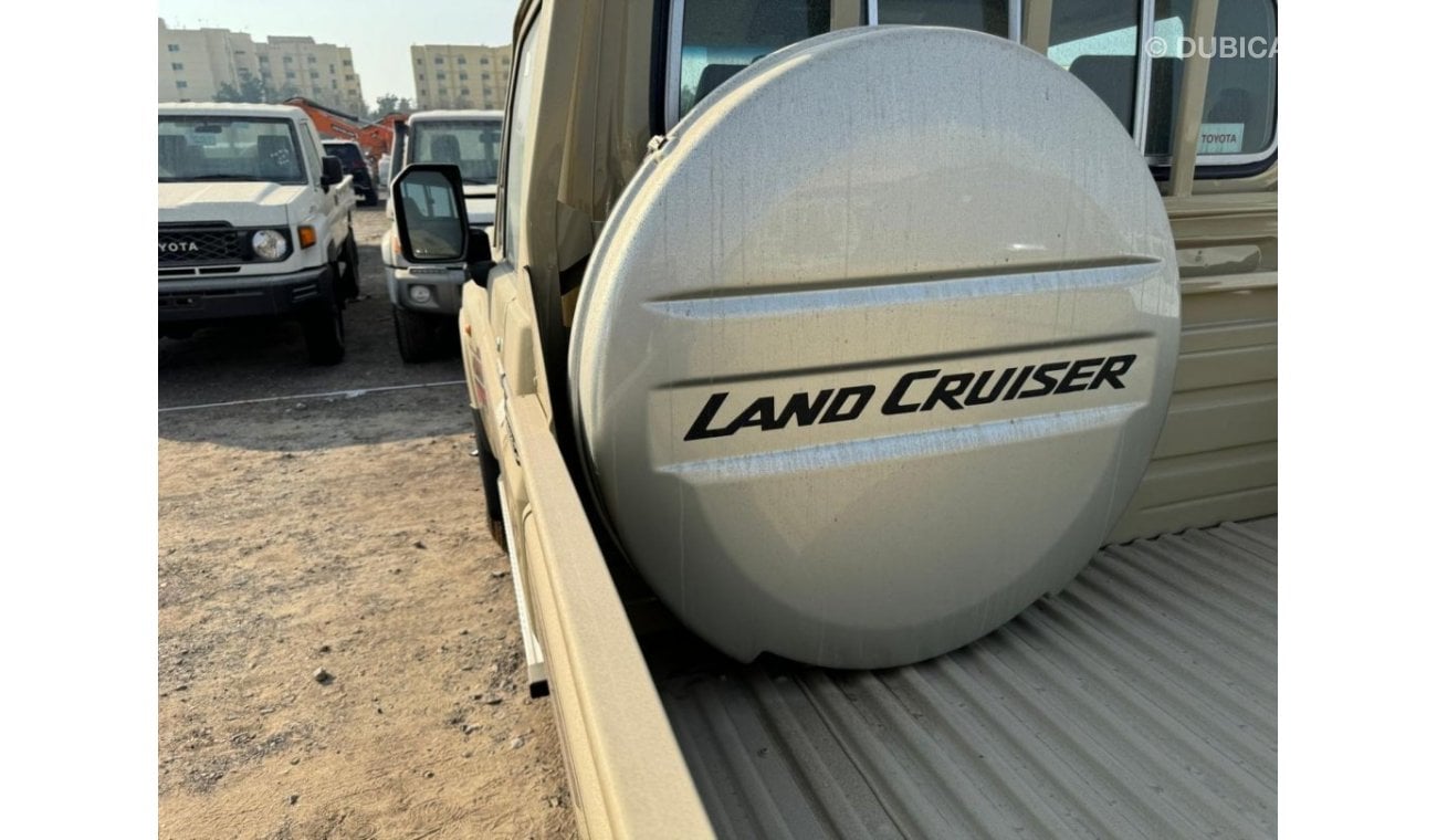 Toyota Land Cruiser 2024 LAND CRUISER GRJ79 4.0 V6 S-CAB AUTOMATIC DIFF LOCK **EXPORT ONLY**التصدير فقط خارج الخليج**