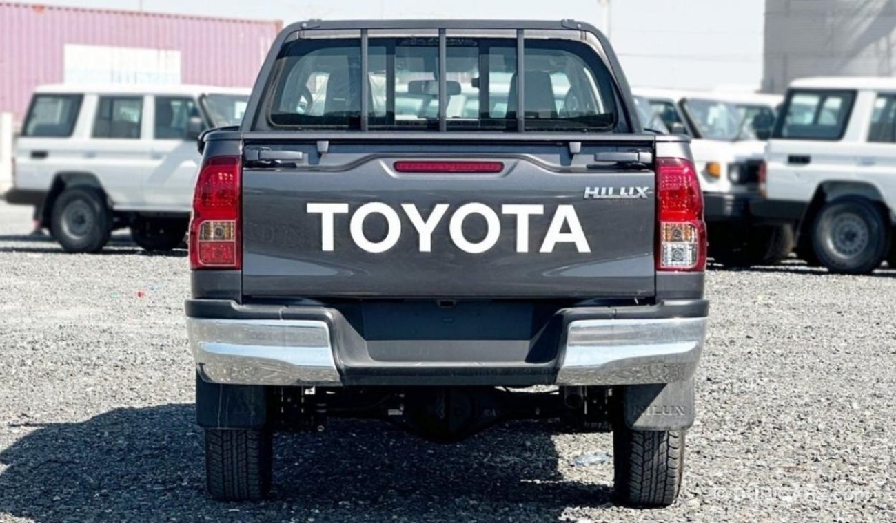 Toyota Hilux Toyota Hilux 2.4L diesel basic option manual 2024