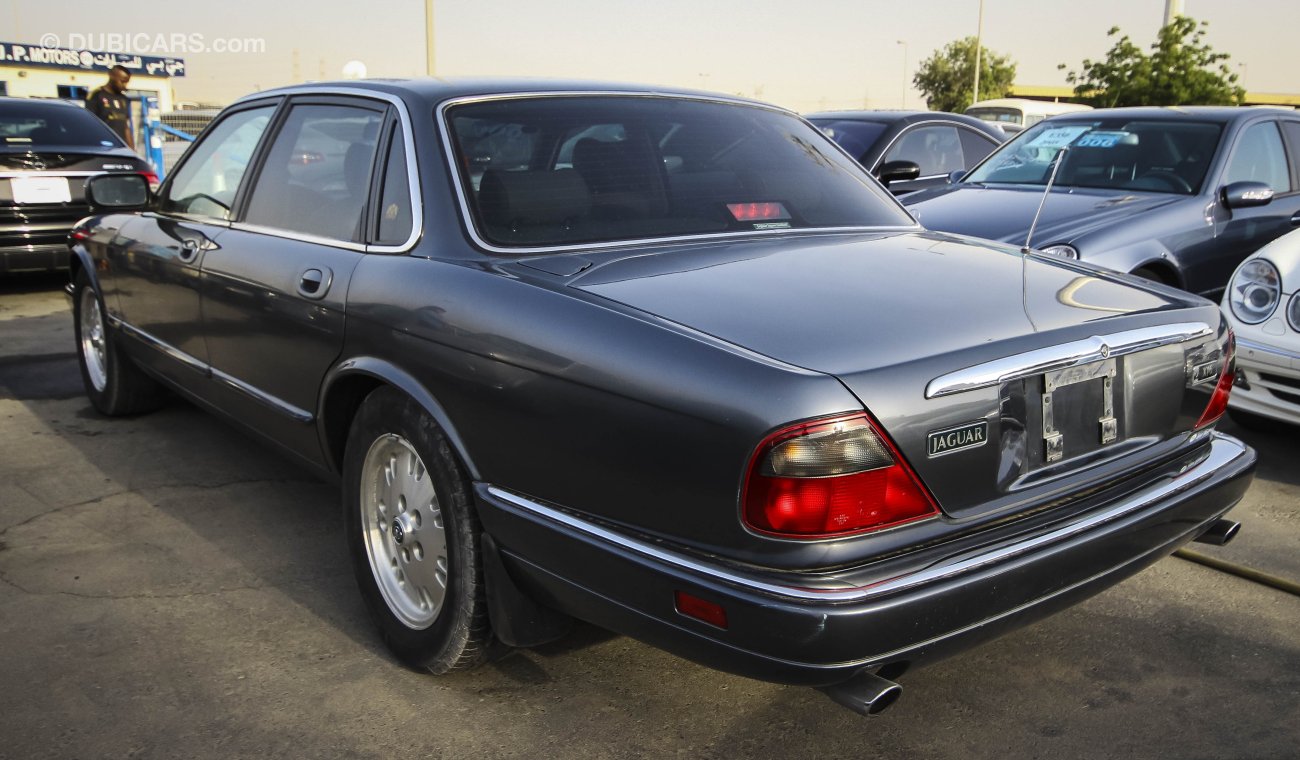 Jaguar XJ6