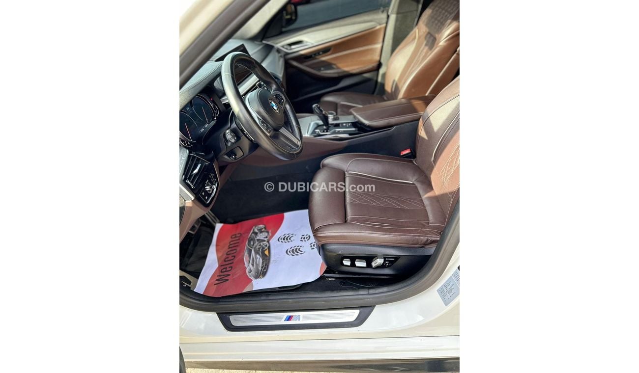 بي أم دبليو 530i Luxury M Sport Package 2.0L