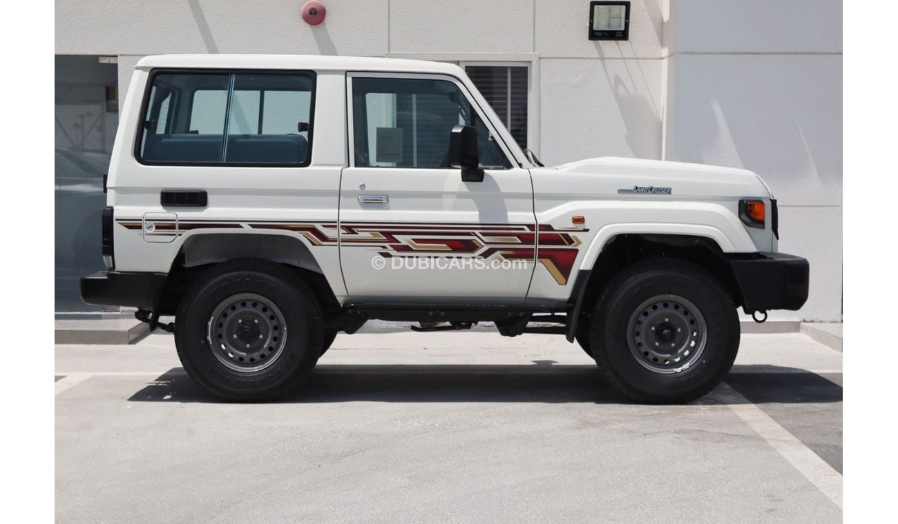 تويوتا لاند كروزر 2024 TOYOTA LAND CRUISER GRJ71 4.0 V6 SHORT WHEEL *التصدير فقط خارج الخليج**