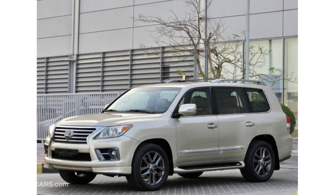 Lexus LX570 Platinum LEXUS LX-570 2014 GCC ORGINAL PAINT // ACCIDENT FREE // PERFECT CONDITION