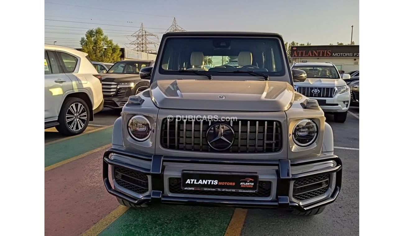 Mercedes-Benz G 63 AMG MERCEDES G 63- GREY INSIDE WHITE