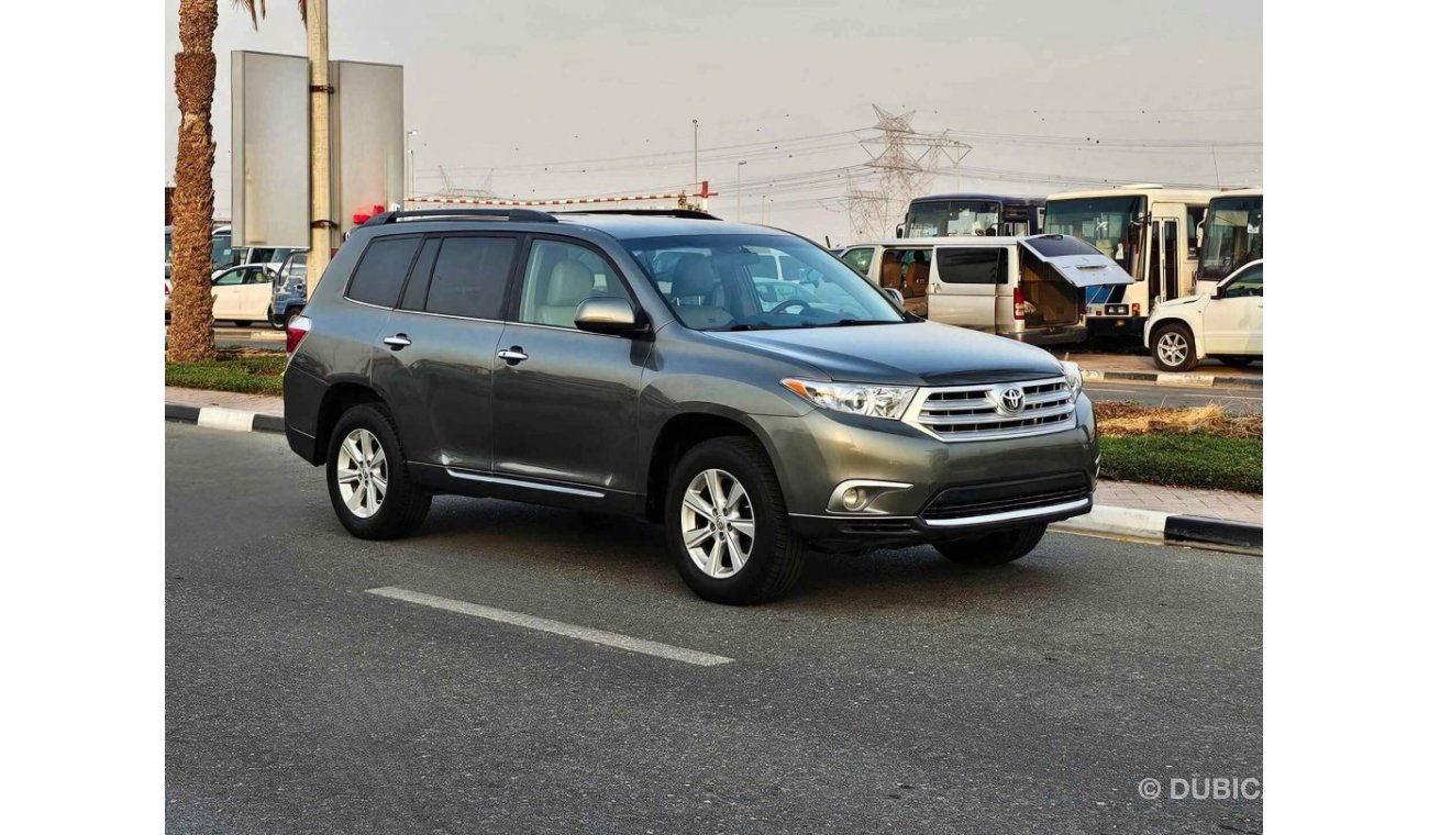 Toyota Highlander BASE/ V6 AWD/ ELECTRIC AND LEATHER SEATS/ DVD REAR CAMERA/ LOT# 50303