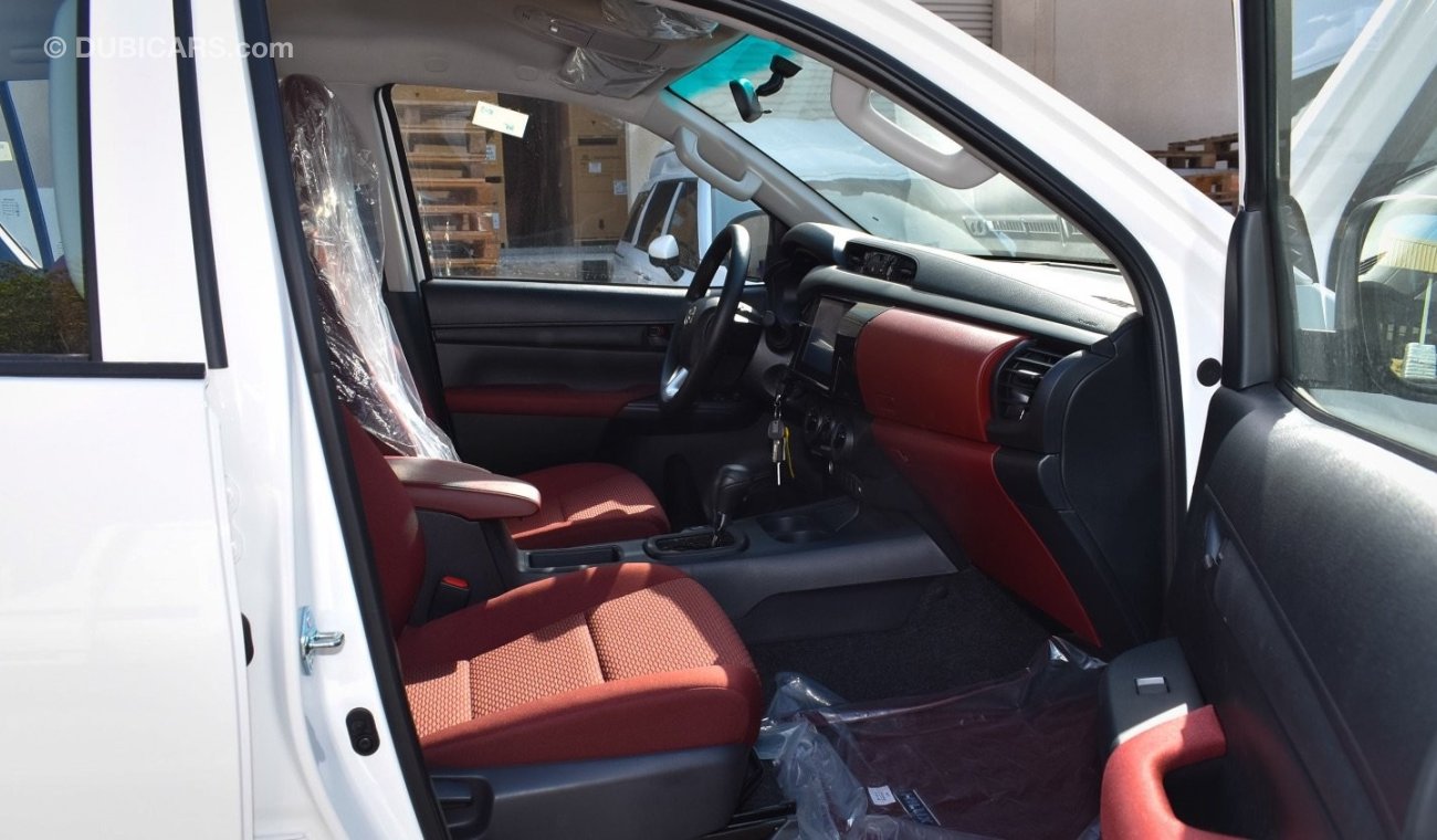 تويوتا هيلوكس TOYOTA HILUX DLX 2.4 PETROL AUTOMATIC 2024 GCC OMAN