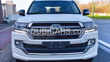 Toyota Land Cruiser 4 5 Tdsl Executive Lounge A T Stock From Antwerp Model 19 For Sale Aed 2 000 White