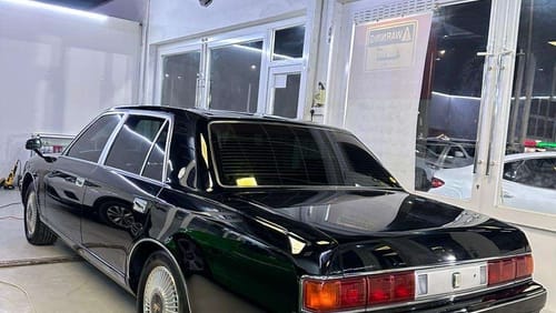 Toyota Century Price in UAE, Images, Specs & Features