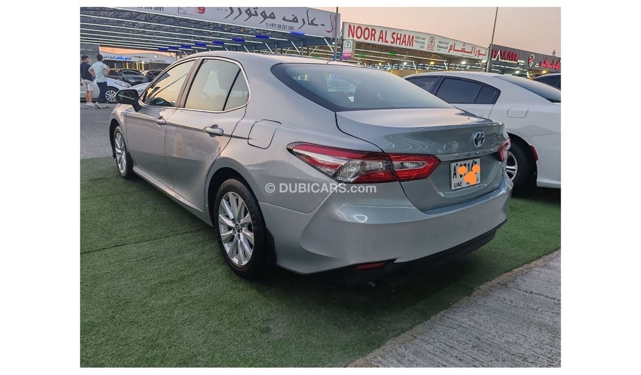 Toyota Camry LE HEV Warranty one year