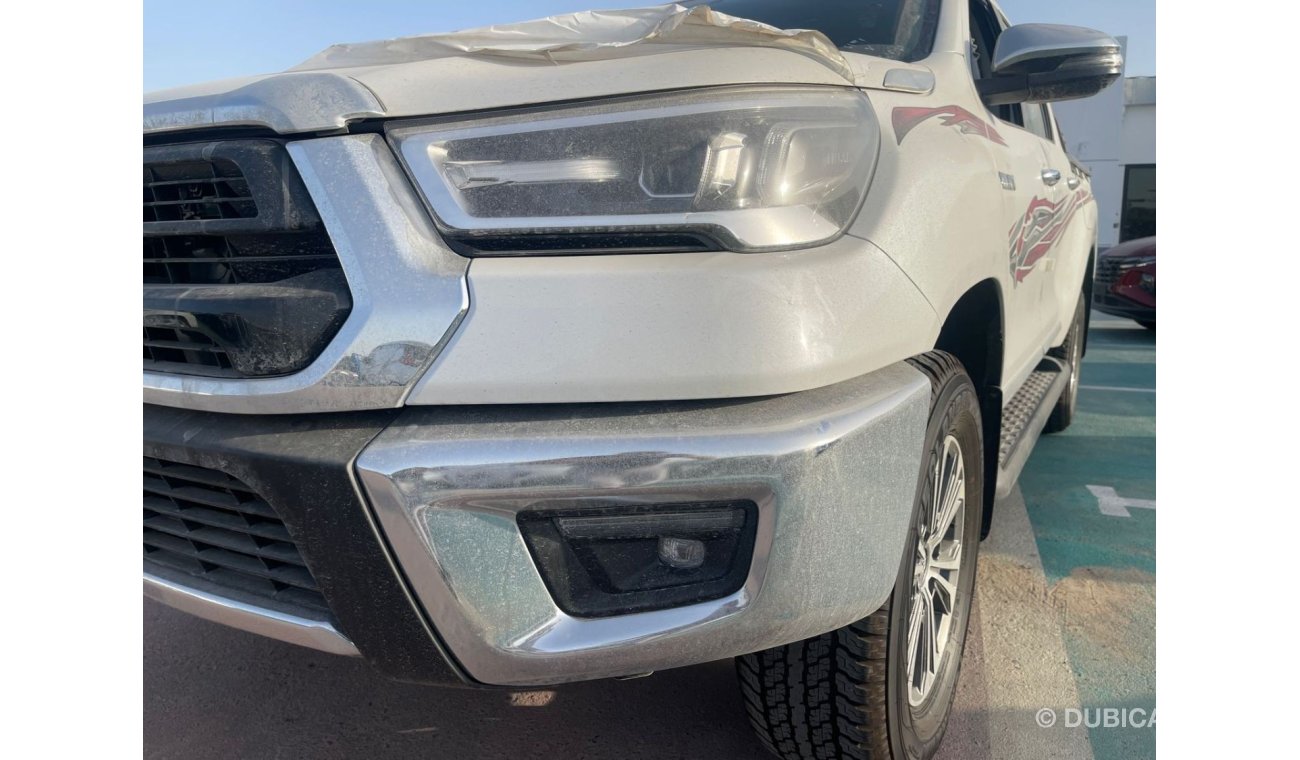 تويوتا هيلوكس 2.7 engine petrol  // 4x4 // full option // Saudi spec // model 2024