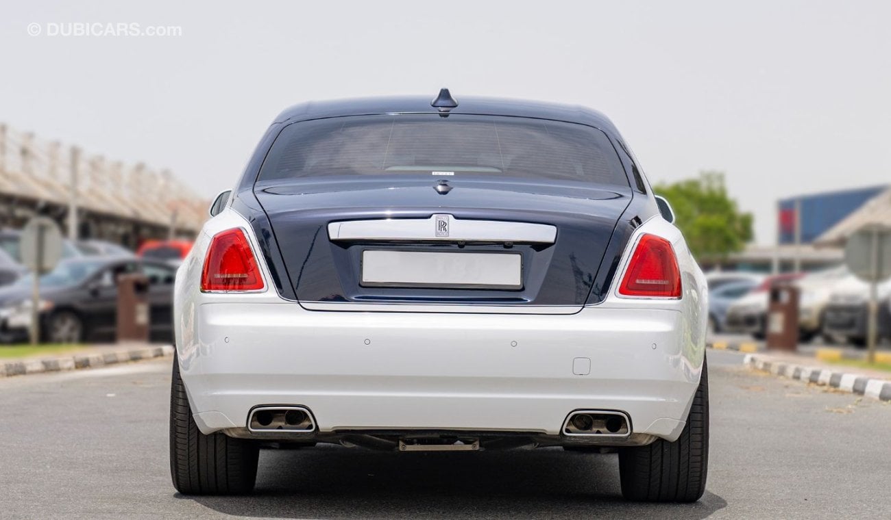 رولز رويس جوست 6.6L PETROL 5-SEATER WITH STARLIGHT ROOF