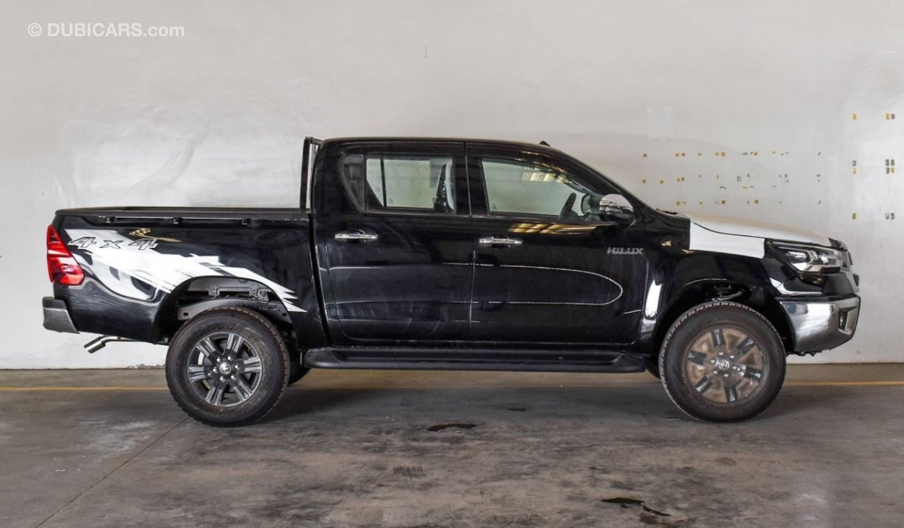 Toyota Hilux 2023 Toyota Hilux 4x4 Double Cab 2.7L HI SR5 Petrol AT | Wooden Dash | Black inside black - Export O