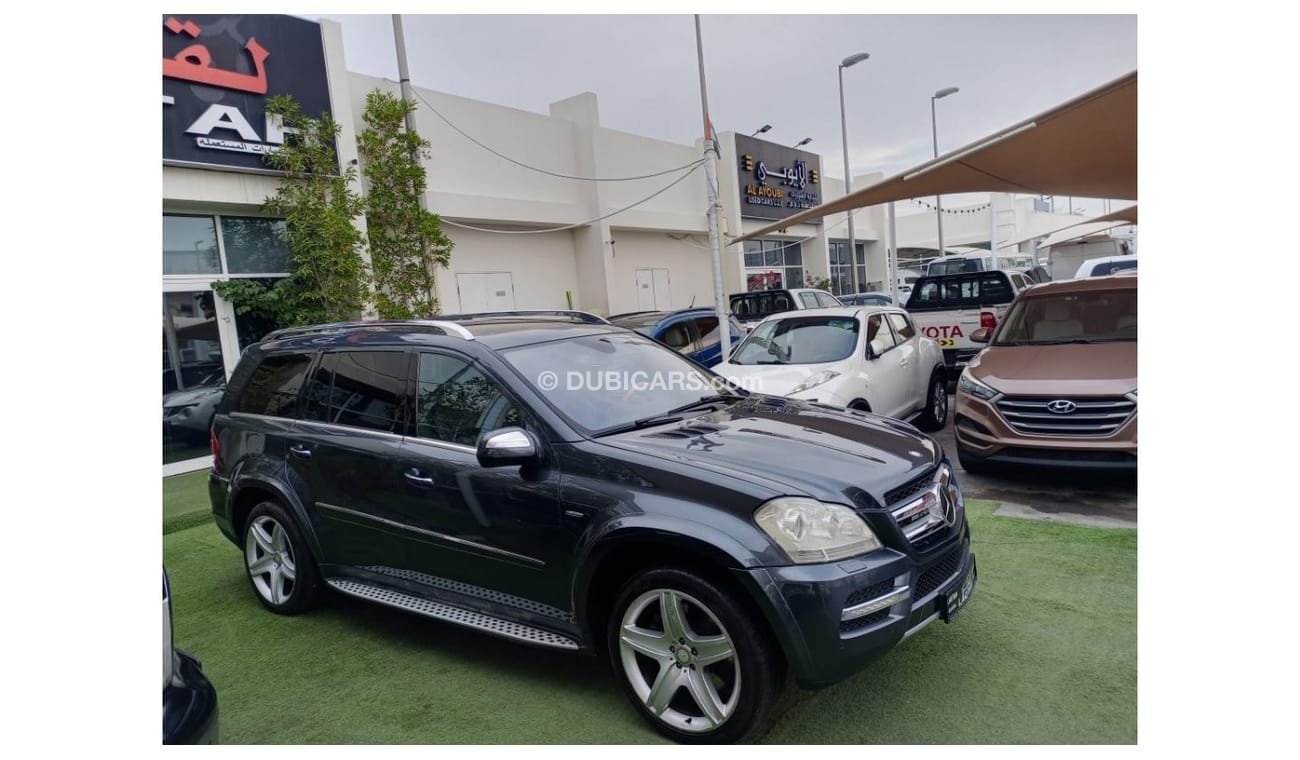 Mercedes-Benz GL 500 Mercedes GL 500, 2010 model, Gulf, panoramic, cruise control, leather, fingerprint, rear spoiler, al