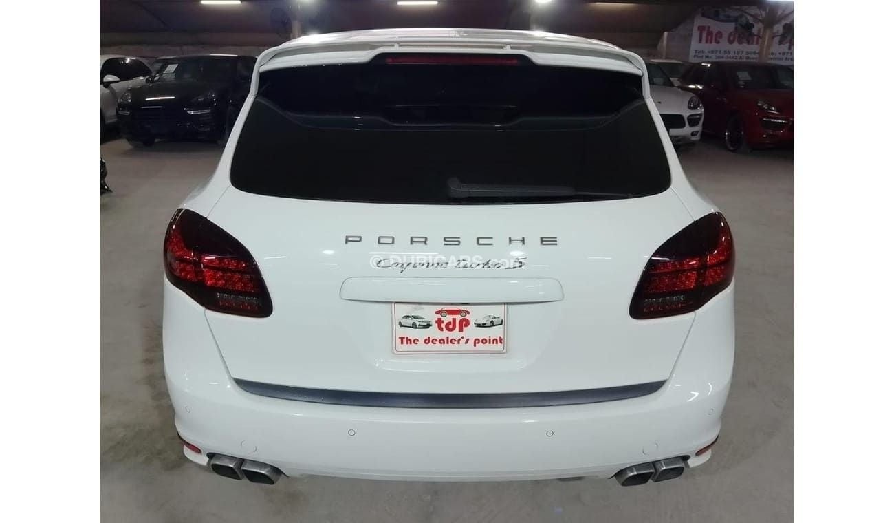 Porsche Cayenne Turbo S 4.8L (550 HP)