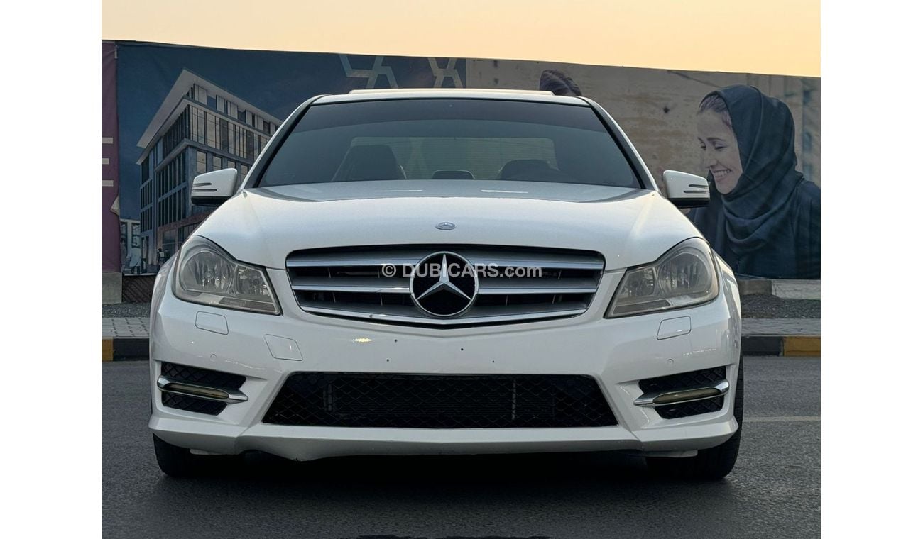 Mercedes-Benz C 300 Luxury 3.0L In excellent condition and requires no expenses