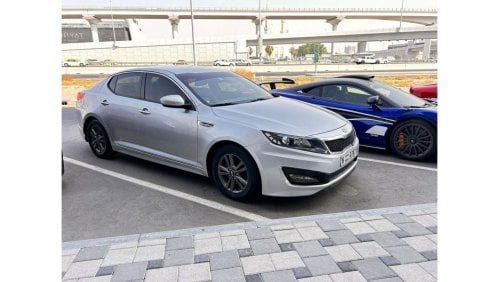 كيا K5 2013 Kia K5 with CarPlay Camera, New tires and wheels is available for sale.