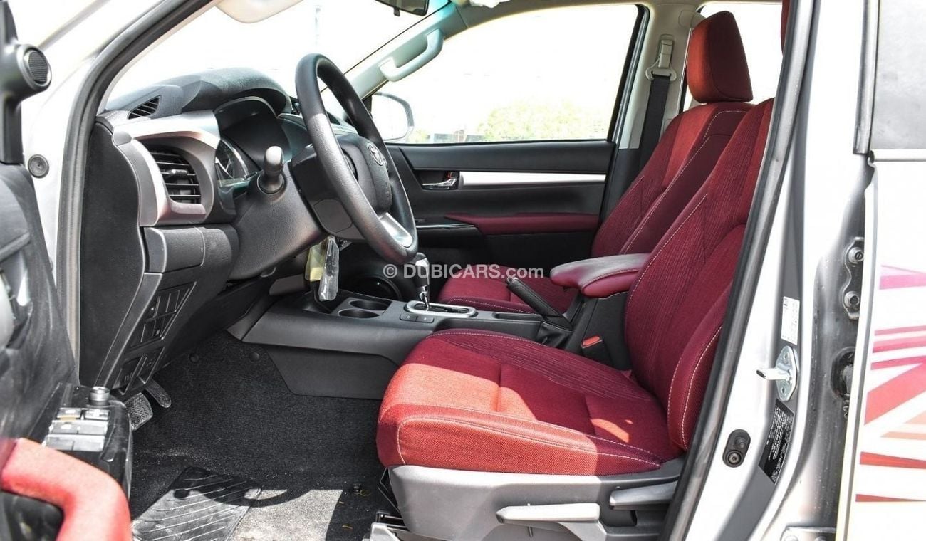 تويوتا هيلوكس Get 2023 Toyota Hilux 4x4 DC 2.8 SR5 - Silver inside Maroon