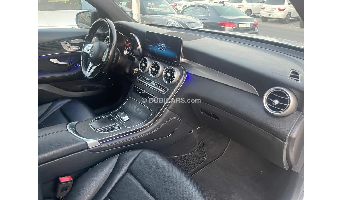 مرسيدس بنز GLC 350 Mercedes GLC300 _American_2020_Excellent Condition _Full option