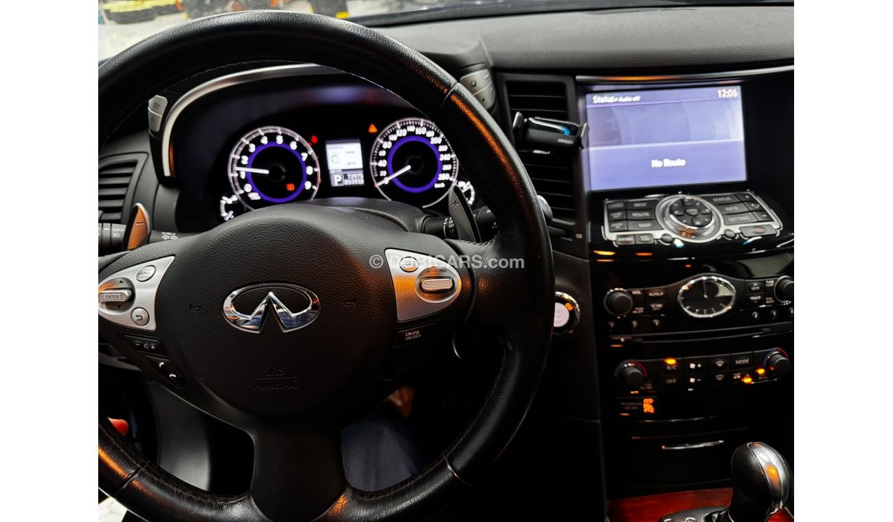 Infiniti QX70 3.7L Full Option