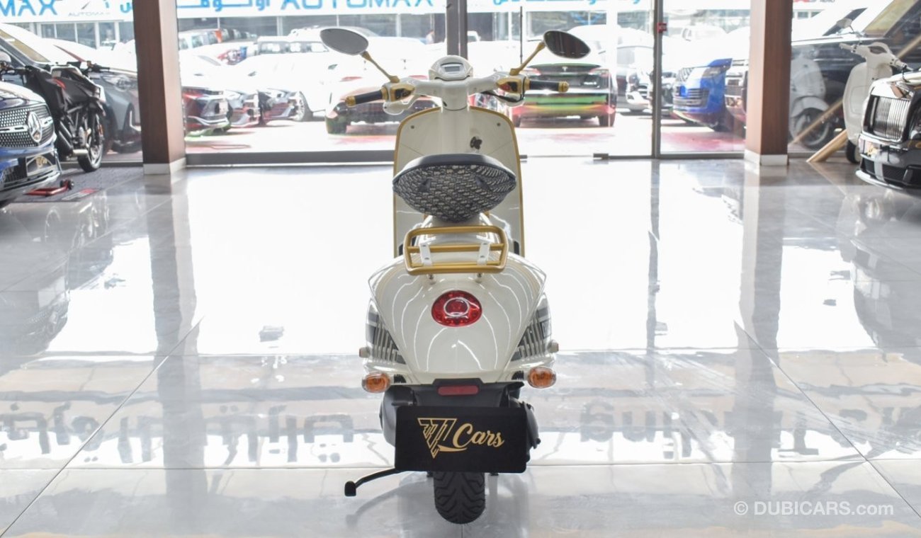 فيسبا 946  إصدار كريستيان ديور VESPA CHRISTIAN DIOR 2022