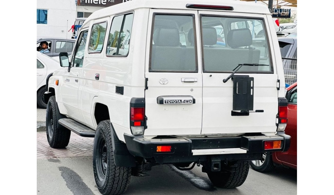 Toyota Land Cruiser Hard Top