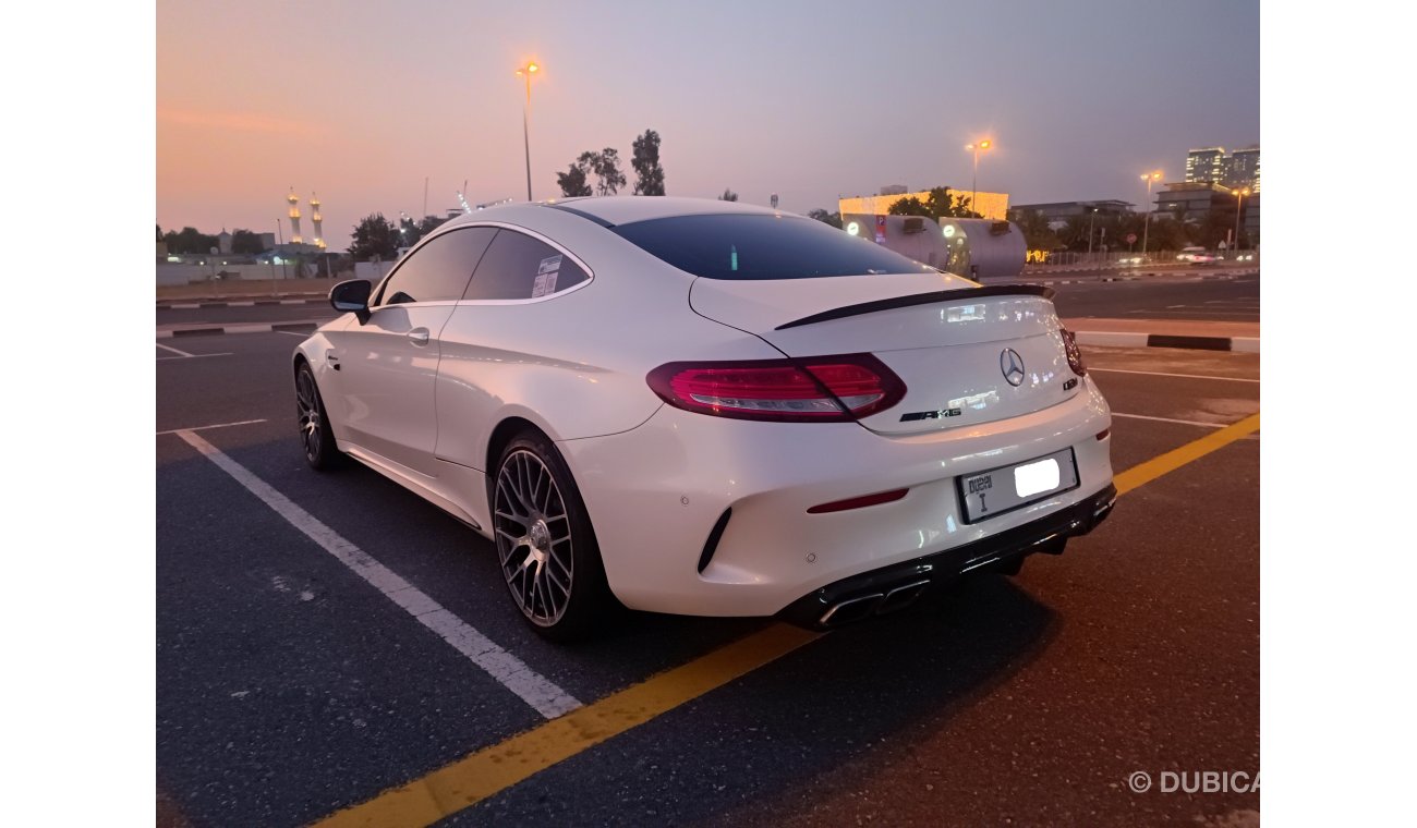 مرسيدس بنز C 63 كوبيه carbon fiber exterior/ interior