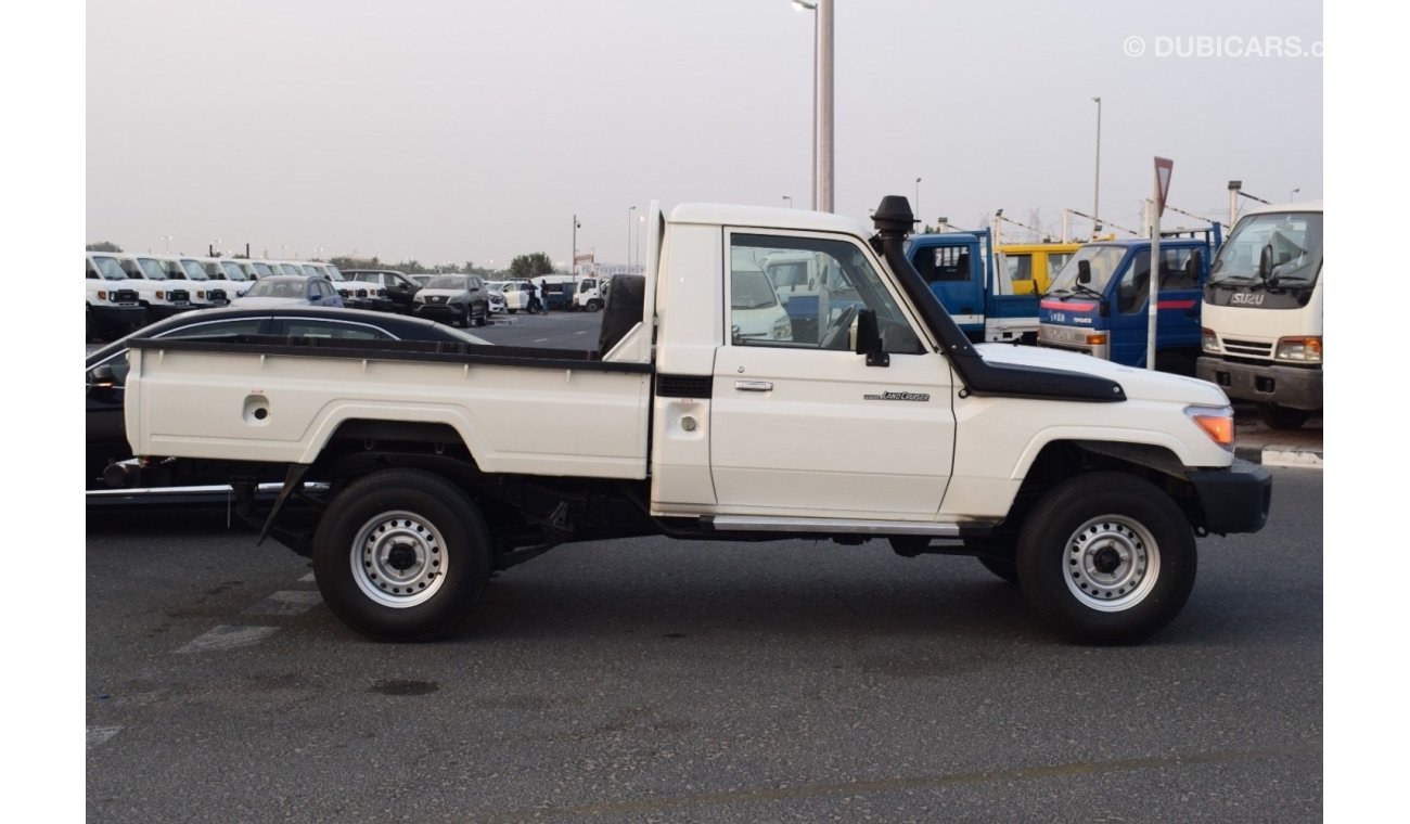 تويوتا لاند كروزر بيك آب Left hand Land Cruiser pick up singel cabin model 2018 diesel