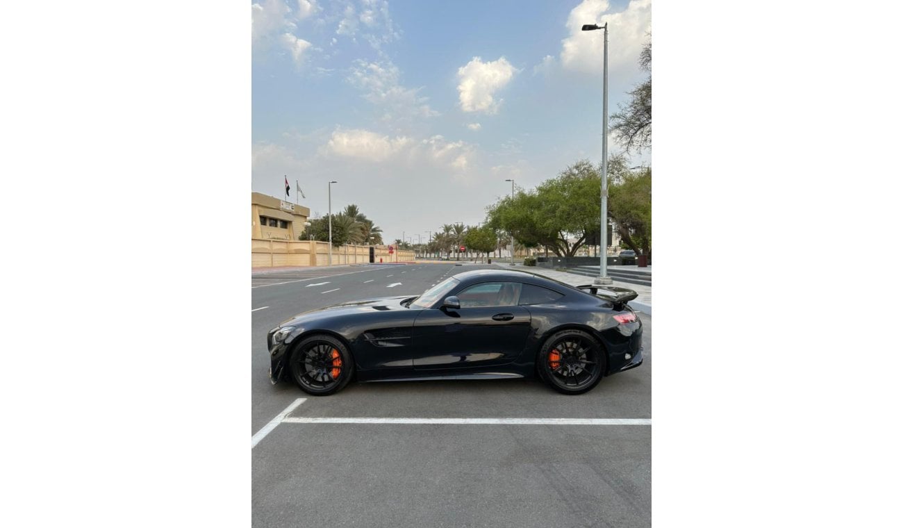 مرسيدس بنز AMG GTR