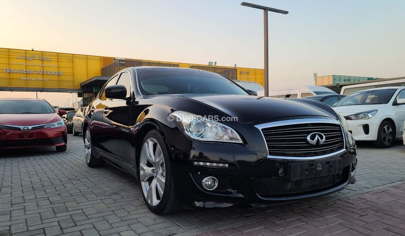 Infiniti M56