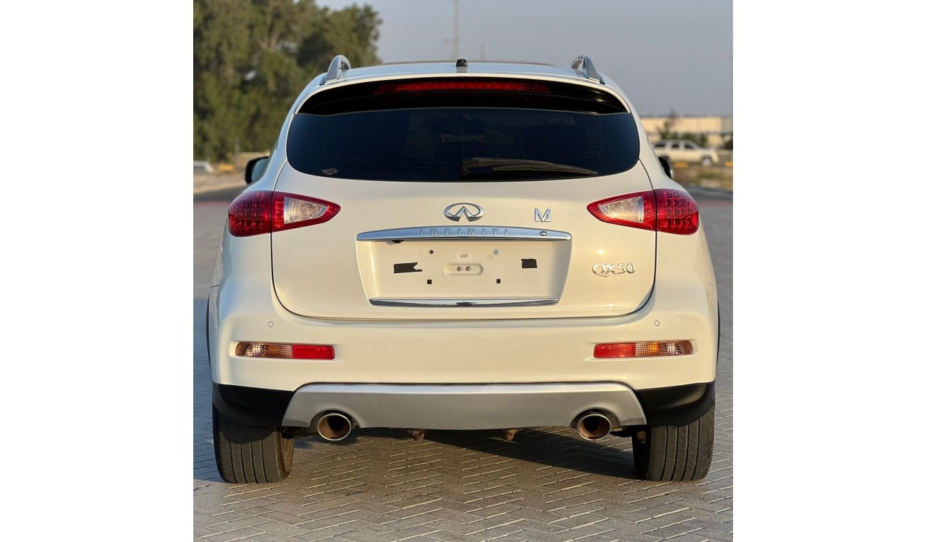 إنفينيتي QX50 لاكجري