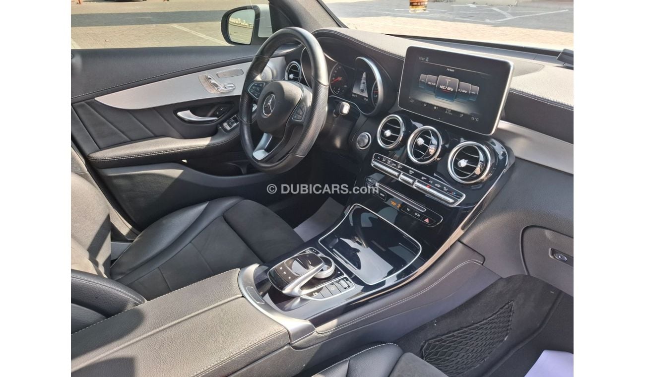 مرسيدس بنز GLC كوبيه 300 Mercedes-Benz GLC300 2019 full option