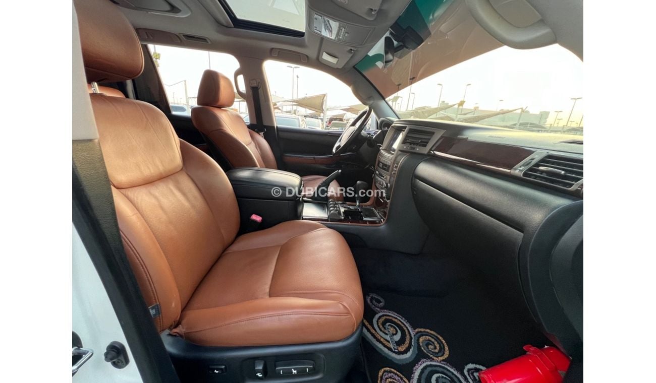 لكزس LX 570 Sport 5.7L Lexus Lx570 2011 / GCC / Very good Condition / No accidents